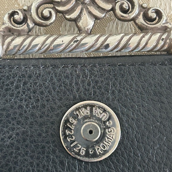 Brighton Clutch and Crossbody Bag -
Elegant Black Crocodile-Embossed leather - Picture 6 of 10